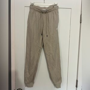 Women’s Nike small sweatpants